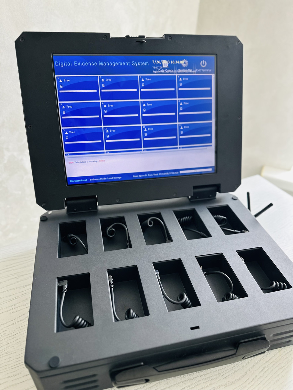 stanciya-zaryadki-ds10-pro-sensornim-displej-vbudovanij-kompyuter-licenzijnij-windows-2