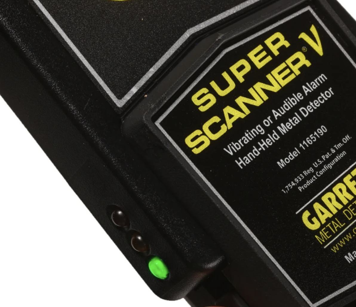 ruchnij-metalodetektor-garrett-superscanner-v